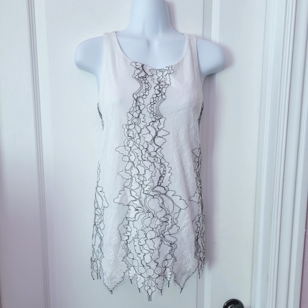 Apt. 9 Lace overlayed Top Tunic White Lace Overlay Size Small